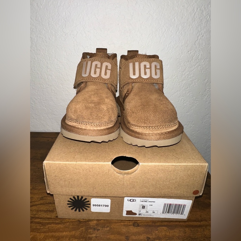 UGG Neumel Graphic